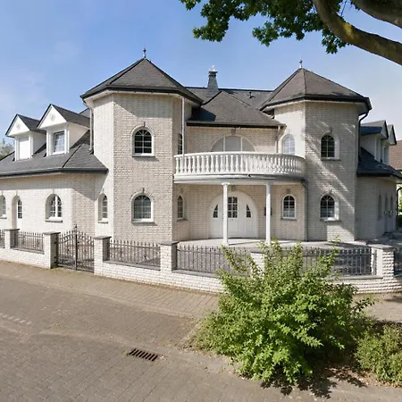 Appartement Grosszuegige Villa Mit 3 Apartments Und Garten *