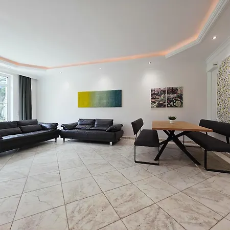 Grosszuegige Villa Mit 3 Apartments Und Garten Appartement *