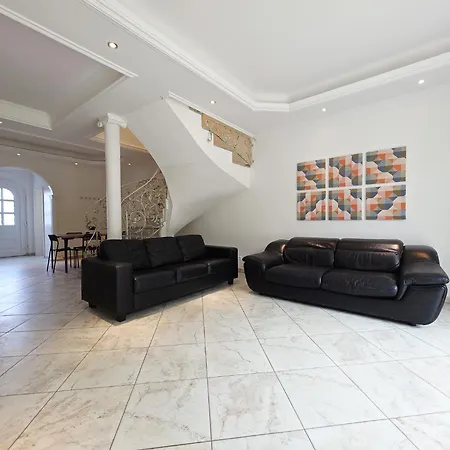 Grosszuegige Villa Mit 3 Apartments Und Garten Appartement *