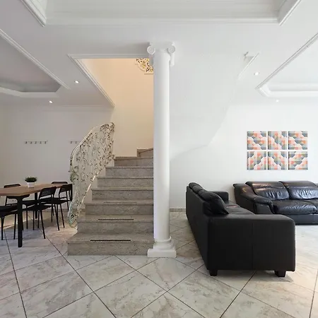 Appartement Grosszuegige Villa Mit 3 Apartments Und Garten *