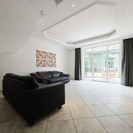 Grosszuegige Villa Mit 3 Apartments Und Garten Heinsberg (North Rhine-Westphalia)
