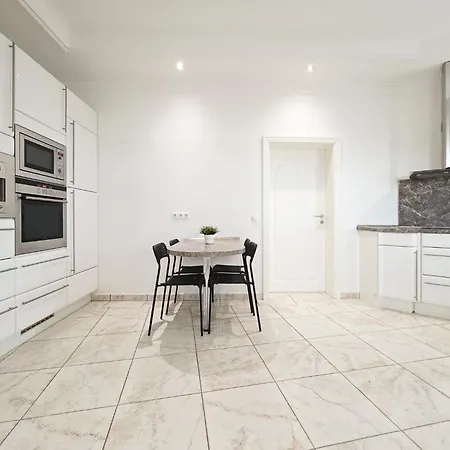 Grosszuegige Villa Mit 3 Apartments Und Garten Appartement Heinsberg (North Rhine-Westphalia)