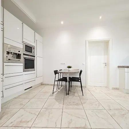 Grosszuegige Villa Mit 3 Apartments Und Garten * Heinsberg (North Rhine-Westphalia)
