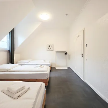Apartamento Grosses Haus Mit 3 Und Garten *
