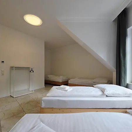 Grosszuegige Villa Mit 3 Apartments Und Garten Appartement Heinsberg (North Rhine-Westphalia)