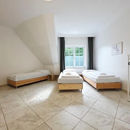 Grosszuegige Villa Mit 3 Apartments Und Garten * Heinsberg (North Rhine-Westphalia)