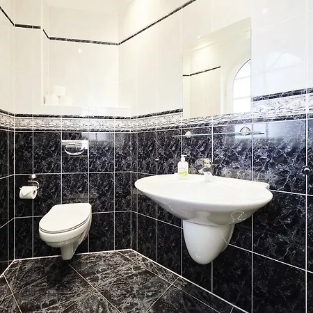 Apartamento Grosses Haus Mit 3 Und Garten *